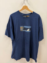 Load image into Gallery viewer, Barry Manilow Band Shirt