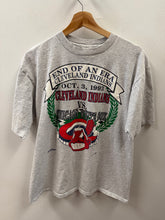 Load image into Gallery viewer, Cleveland Indians Shirt