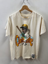 Load image into Gallery viewer, Pittsburgh Pirates Roberto Clemente Shirt