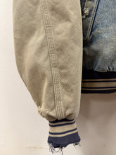 Load image into Gallery viewer, Carhartt Santa Fe Jacket