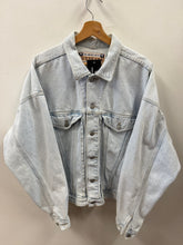 Load image into Gallery viewer, Guess Denim Jacket