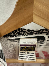 Load image into Gallery viewer, Chicago Bulls Shirt